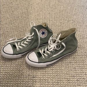 Converse High Top Sneakers Women’s 9